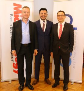 Soldan Sağa MicroStrategy Orta Doğu ve Afrika Bölge Başkan Yardımcısı Darryl Owen; MicroStartegy Türkiye Ülke Müdürü Evren Eray; Obase CEO Dr. Bülent Dal