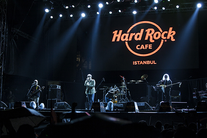 Hard Rock Cafe Istanbul’a görkemli açılış
